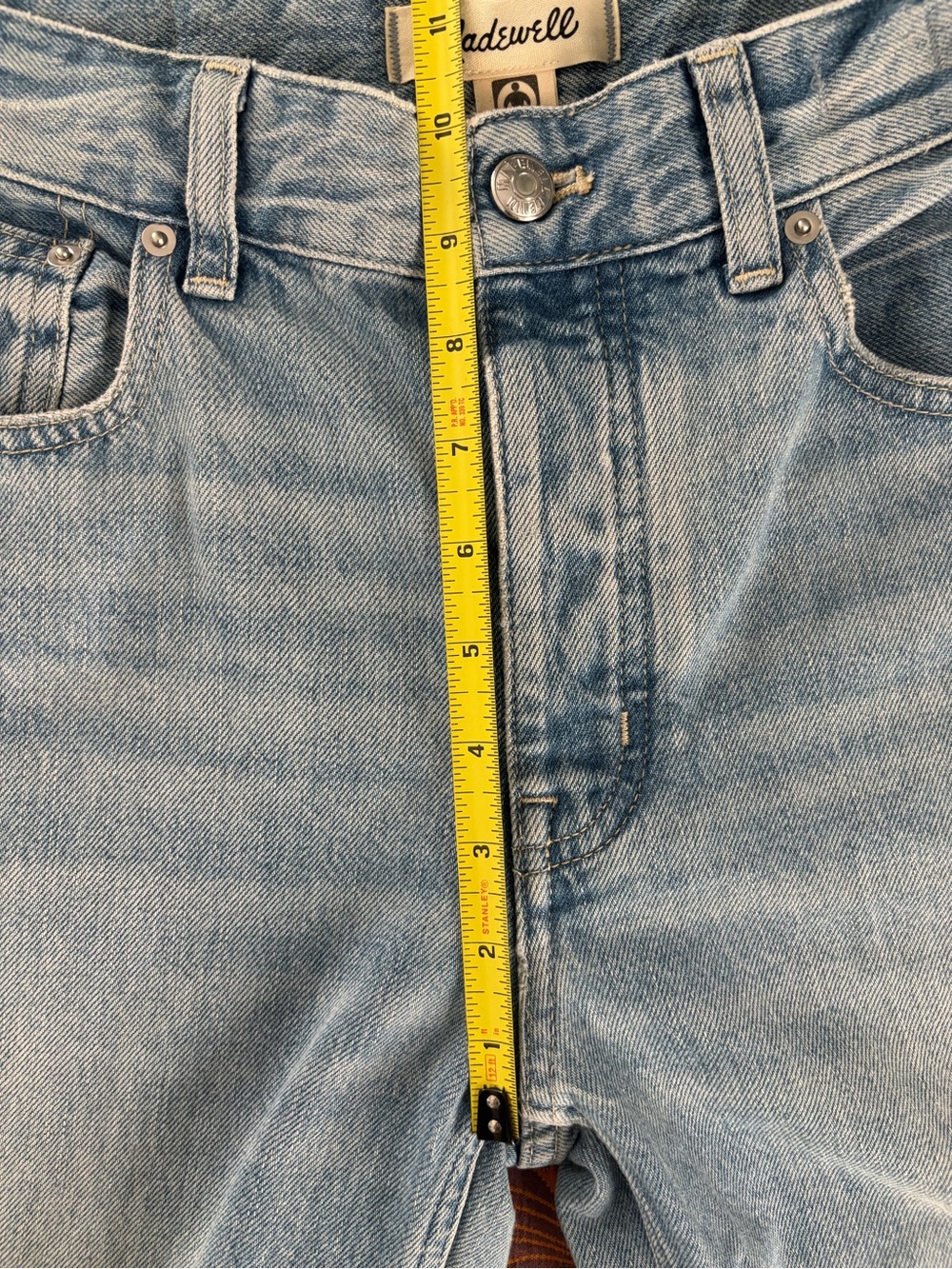 Madewell The Darted Barrel-Leg Jean in Light Blue - Picture 5 of 11